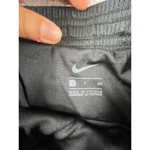 Nike Shorts Womens Black Small Activewear Running Lined Athleisure Jogging - Picture 2 of 7
